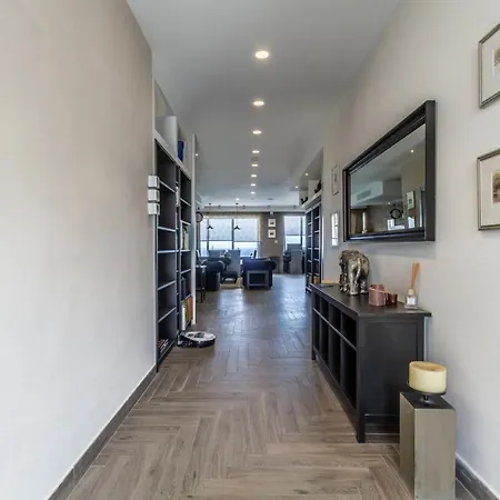 Shared Living With Host - Private In Penthouse With Pool, Hot-tub And Sea-view Ta' Gokondu
